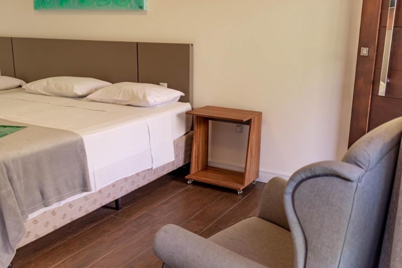 Morada Do Estaleiro Hotel บัลเนอาริโอ กังโบริว ภายนอก รูปภาพ
