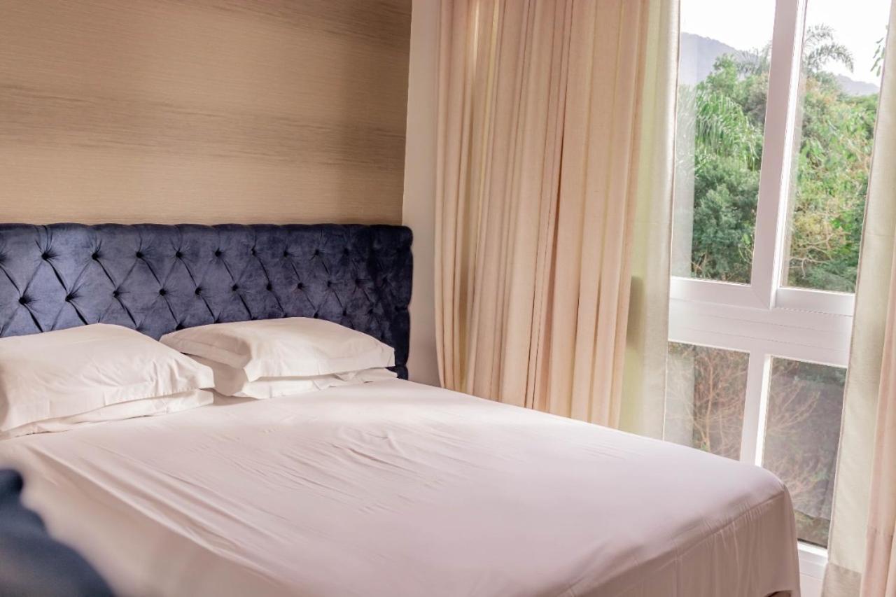 Morada Do Estaleiro Hotel บัลเนอาริโอ กังโบริว ภายนอก รูปภาพ